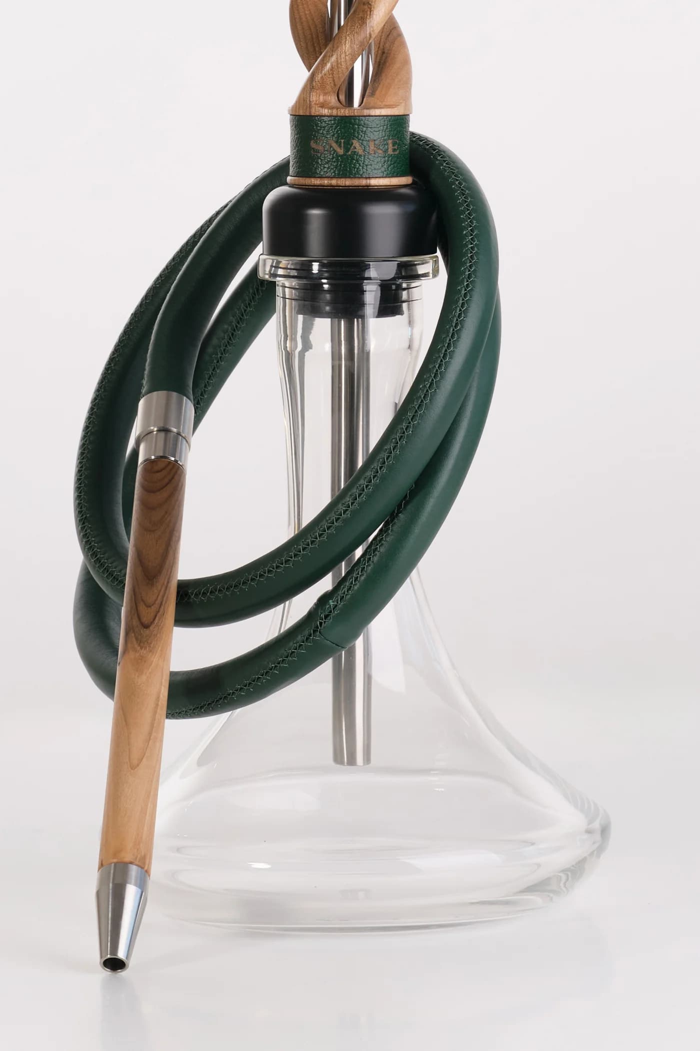 Snake Hookah — натуральна шкіра та дерев'яна спіраль зблизька